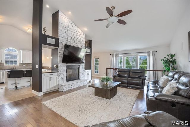 437 MARBLETON Circle, O'fallon, IL 62269