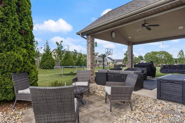 437 MARBLETON Circle, O'fallon, IL 62269