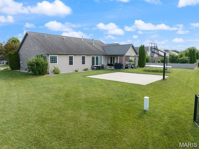 437 MARBLETON Circle, O'fallon, IL 62269