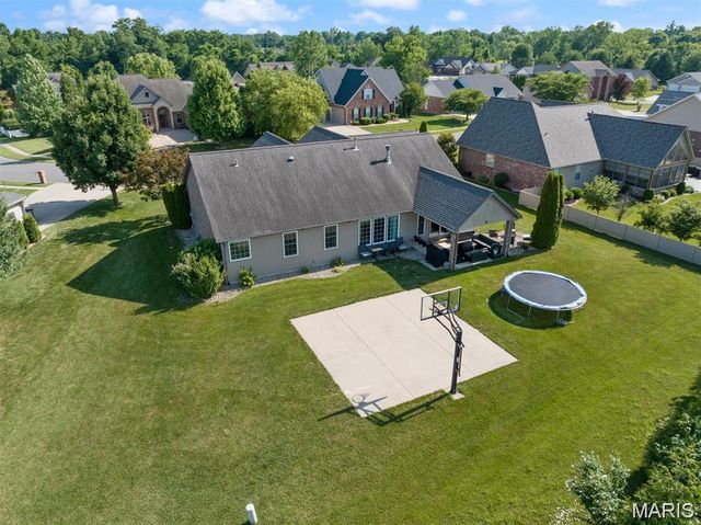 437 MARBLETON Circle, O'fallon, IL 62269