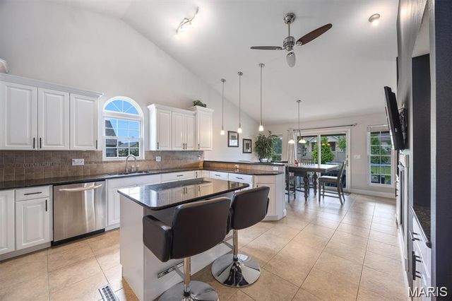 437 MARBLETON Circle, O'fallon, IL 62269