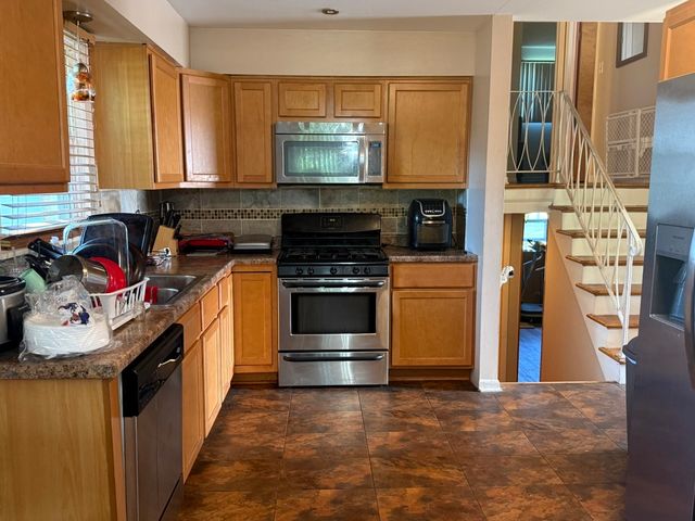 738 E 158th Street, South Holland, IL 60473