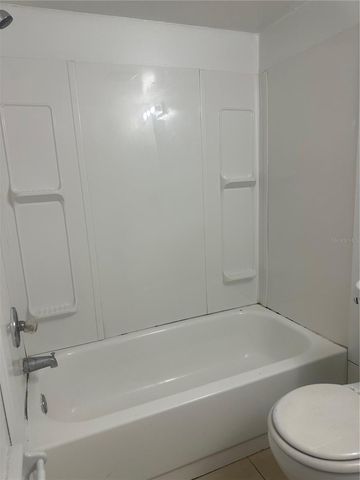 8426 CAMDEN STREET b, Tampa, FL 33614