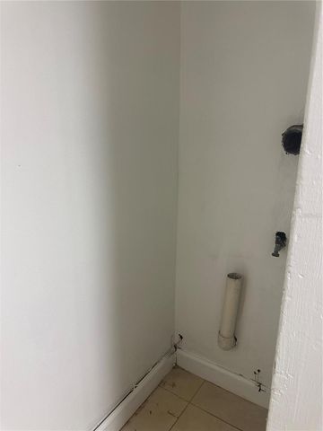8426 CAMDEN STREET b, Tampa, FL 33614