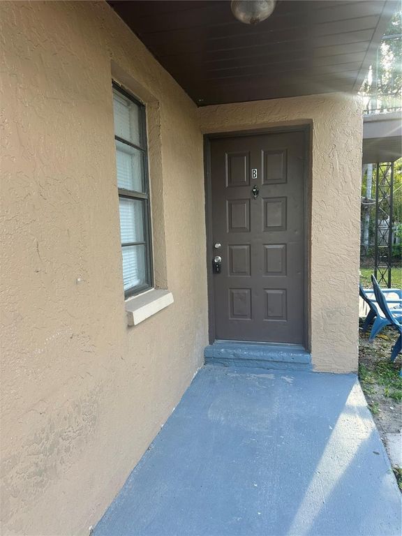 8426 CAMDEN STREET b, Tampa, FL 33614