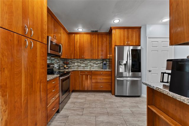 2605 S MANHATTAN AVENUE, Tampa, FL 33629