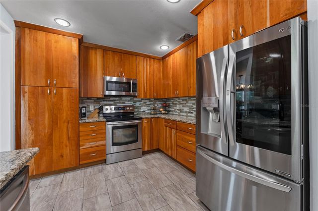 2605 S MANHATTAN AVENUE, Tampa, FL 33629