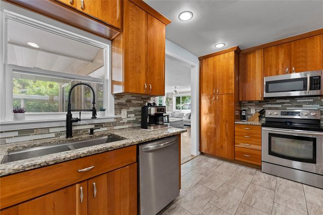 2605 S MANHATTAN AVENUE, Tampa, FL 33629