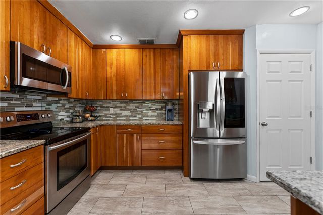 2605 S MANHATTAN AVENUE, Tampa, FL 33629