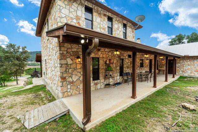 1539 River Road, Concan, TX 78838