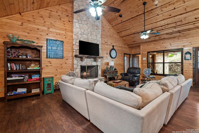 1539 River Road, Concan, TX 78838