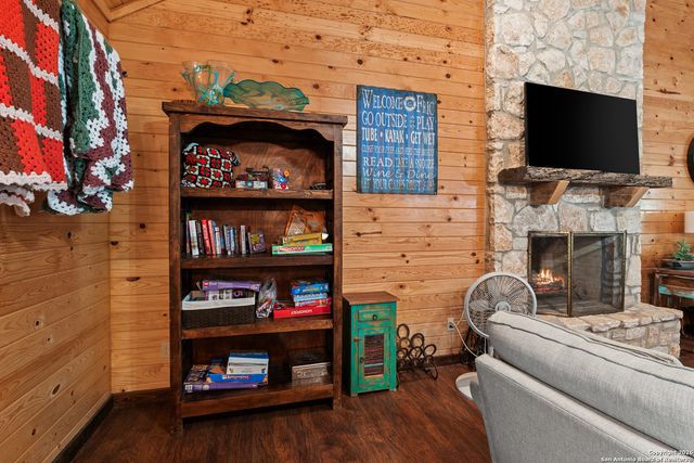 1539 River Road, Concan, TX 78838