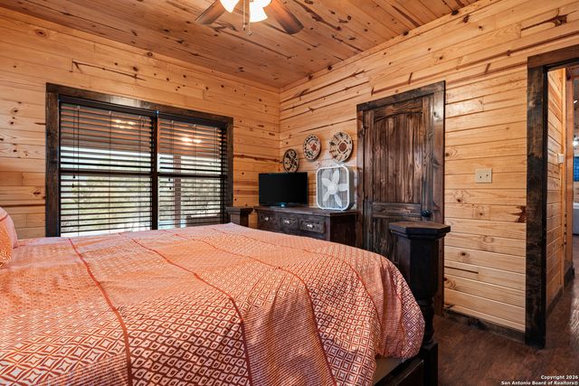 1539 River Road, Concan, TX 78838