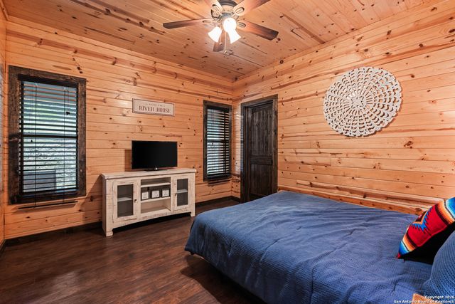 1539 River Road, Concan, TX 78838