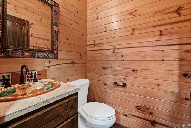 1539 River Road, Concan, TX 78838