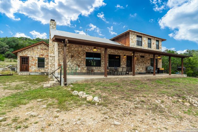 1539 River Road, Concan, TX 78838