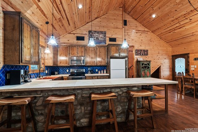 1539 River Road, Concan, TX 78838