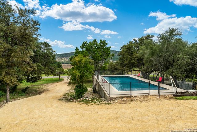 1539 River Road, Concan, TX 78838