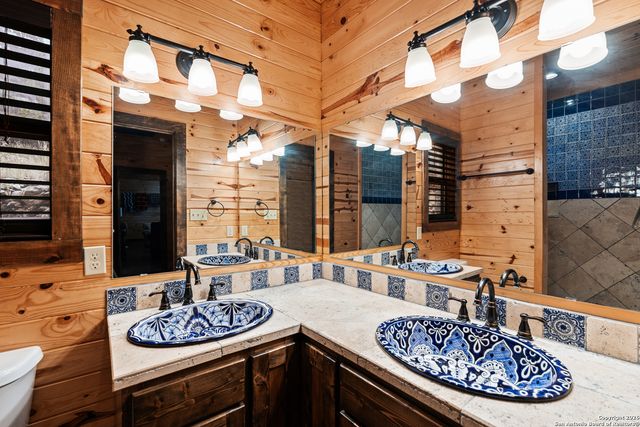 1539 River Road, Concan, TX 78838