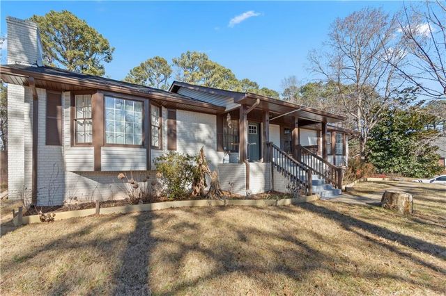 8951 Country Club Drive, Douglasville, GA 30134