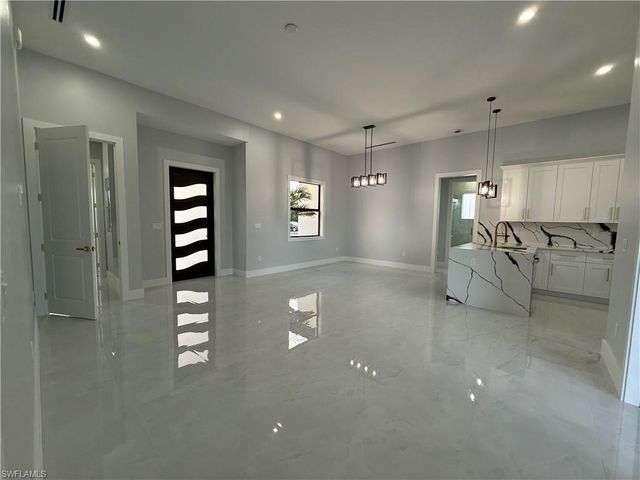 4353 22nd AVE NE, Naples, FL 34120