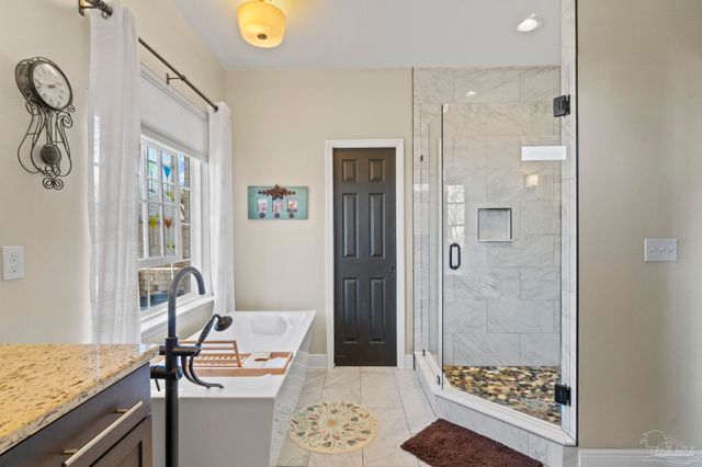 8864 Salt Grass Dr, Pensacola, FL 32526