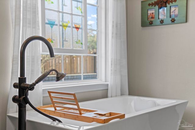 8864 Salt Grass Dr, Pensacola, FL 32526