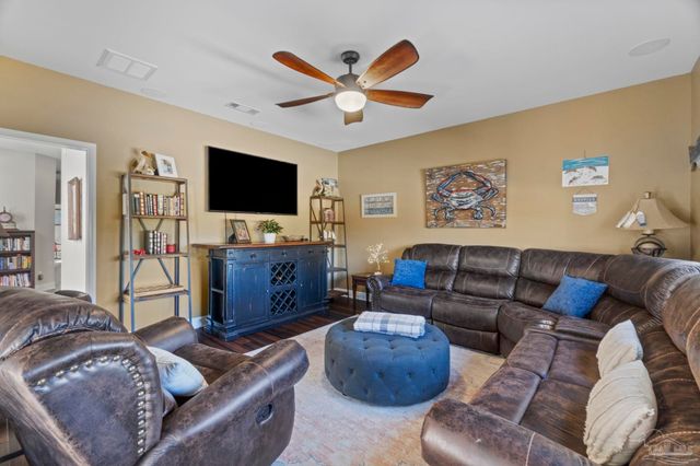 8864 Salt Grass Dr, Pensacola, FL 32526