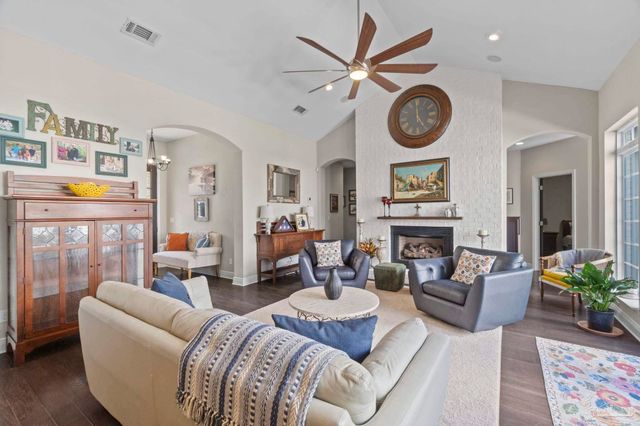 8864 Salt Grass Dr, Pensacola, FL 32526