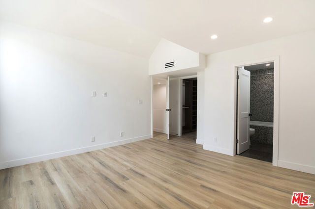 824 Westmount Drive 2, West Hollywood, CA 90069