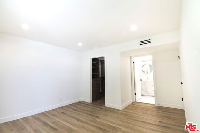 824 Westmount Drive 2, West Hollywood, CA 90069