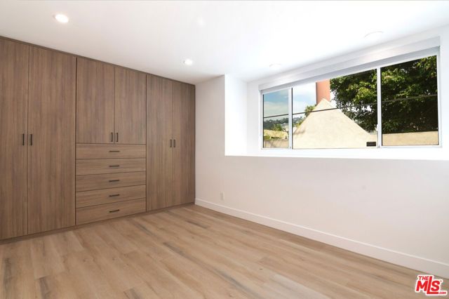 824 Westmount Drive 2, West Hollywood, CA 90069