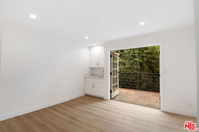 824 Westmount Drive 2, West Hollywood, CA 90069