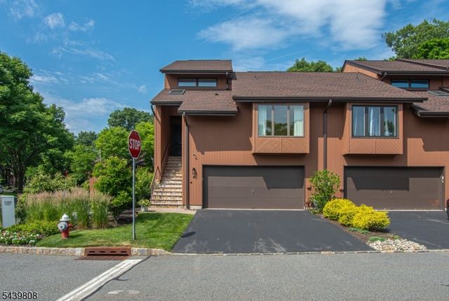 41 Sullivan Dr, West Orange Twp., NJ 07052