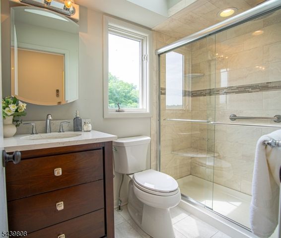 41 Sullivan Dr, West Orange Twp., NJ 07052