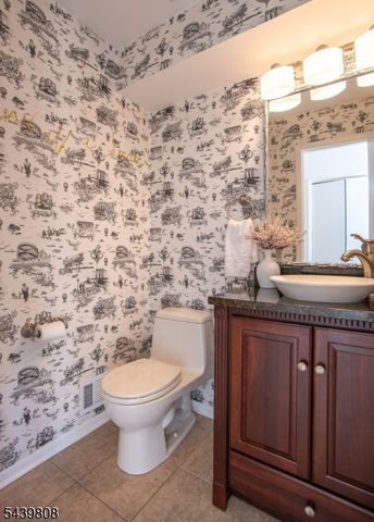 41 Sullivan Dr, West Orange Twp., NJ 07052