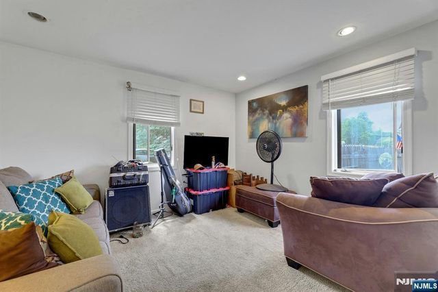 16 Boulevard, Wanaque, NJ 07420