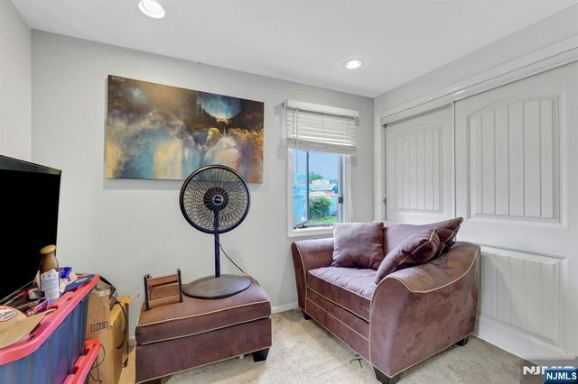 16 Boulevard, Wanaque, NJ 07420
