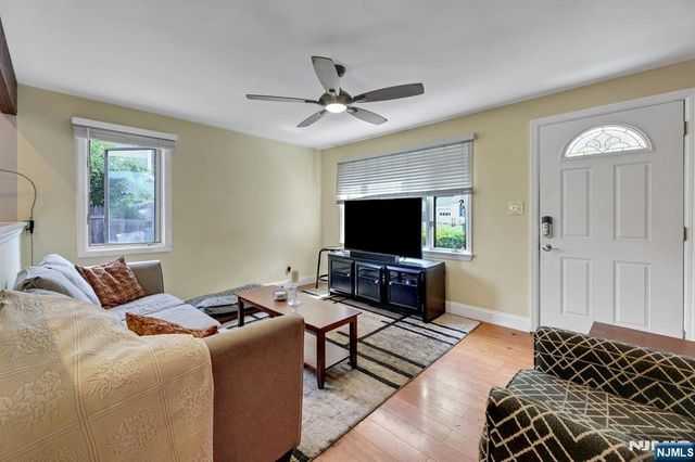 16 Boulevard, Wanaque, NJ 07420
