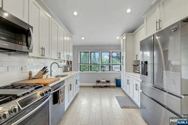 16 Boulevard, Wanaque, NJ 07420