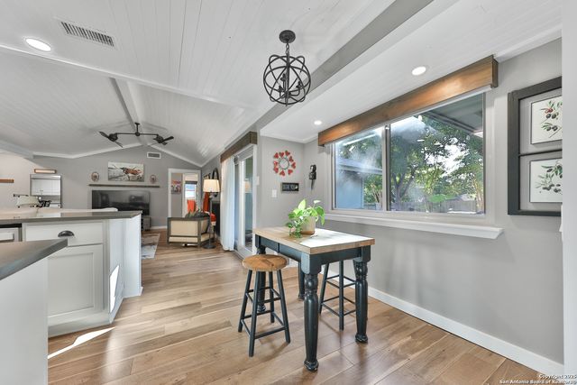 7203 Forest Mont, San Antonio, TX 78240