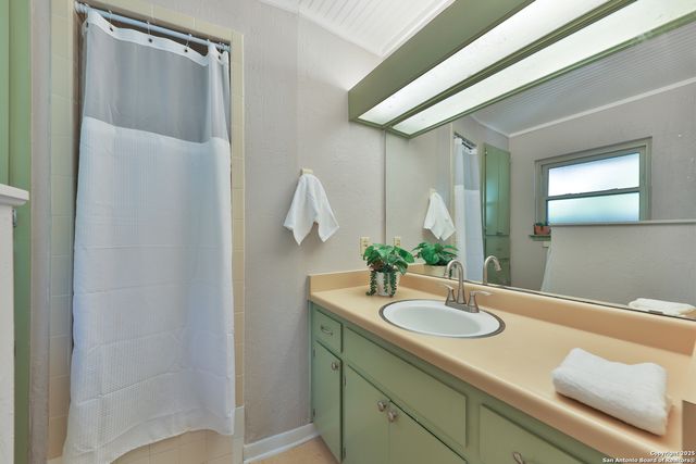 7203 Forest Mont, San Antonio, TX 78240