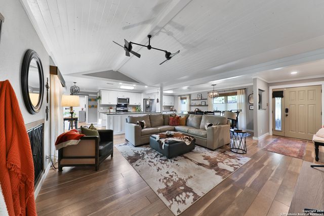 7203 Forest Mont, San Antonio, TX 78240