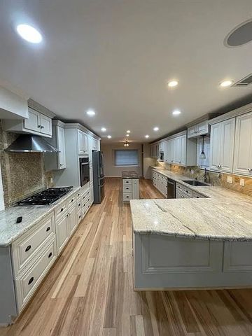 9415 Endicott Lane, Houston, TX 77096