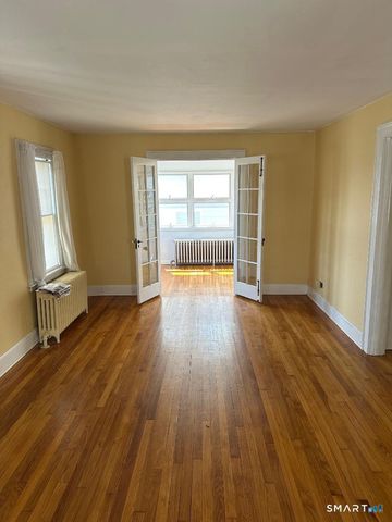 28 Hobbie Street, Stamford, CT 06902