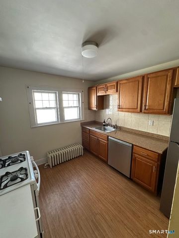 28 Hobbie Street, Stamford, CT 06902