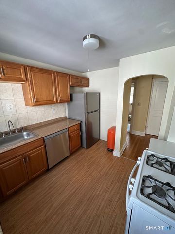 28 Hobbie Street, Stamford, CT 06902
