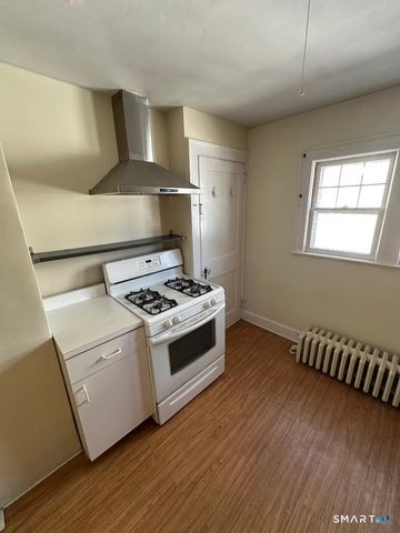 28 Hobbie Street, Stamford, CT 06902