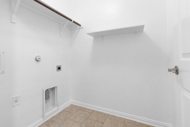 5621 Little Theater BND, Austin, TX 78747
