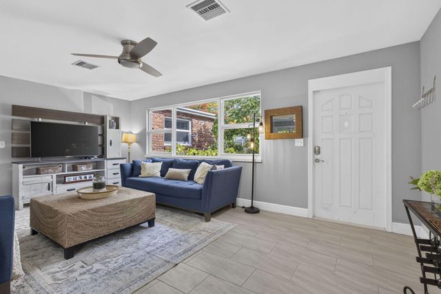 338 Hunter Street, West Palm Beach, FL 33405
